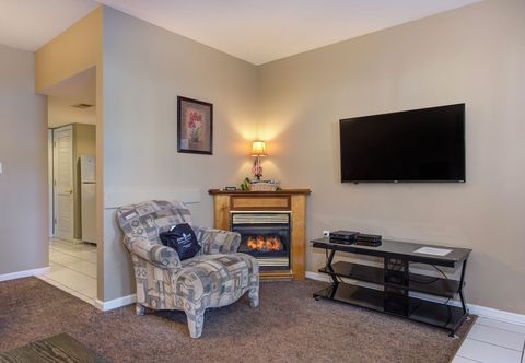 其他 Colonial Crest Condo Unit #113