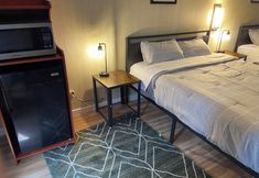 Others 7 Coyote East Motel