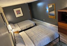 Others 5 Coyote East Motel