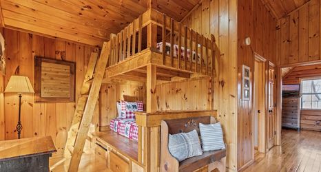 Others 2 Bear Hideaway Cozy 3BR Cabin
