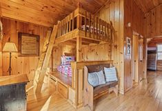 Others 2 Bear Hideaway Cozy 3BR Cabin