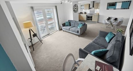 기타 2 The Pinnacle by Cotels