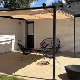 Interior 1 14 Mi to Dallas: Irving Escape w/ Patio & Fire Pit, Six Flags Mall Hotels