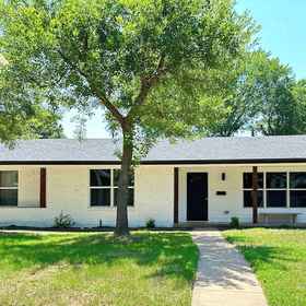 Primary image114 Mi to Dallas: Irving Escape w/ Patio & Fire Pit,Six Flags Mall飯店