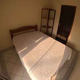 Room1Conforto Praia de Leste,蓬塔尔-杜巴拉那飯店