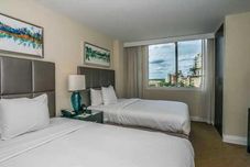 其他 GalleryOneFortLauderdale