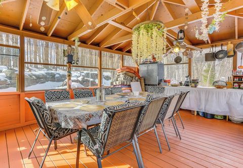 Others Game Room, Sauna & Screened Patio: Swan Lake Cabin