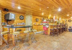 Others 2 Game Room, Sauna & Screened Patio: Swan Lake Cabin