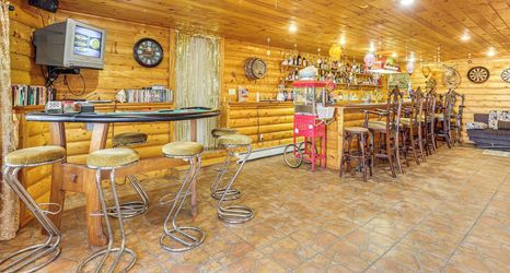 Others 2 Game Room, Sauna & Screened Patio: Swan Lake Cabin