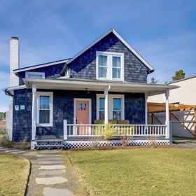 Primary image 1 Fire Pit & River View: Serene Stay in Seaside!, Hotel Lewis and Clark Salt Works