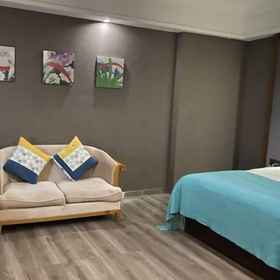 Room 1 Seattle Hotel, Longlin Gezu Zizhixian Hotels