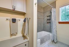 Lainnya 4 Deck, Hot Tub & Fire Pit: Mtn-view Packwood Cabin