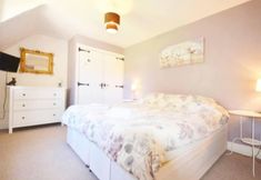 Others 3 5-bed Home - Sleeps 12, Pool, Garden & Play Area