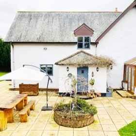 Primary image15-bed Home - Sleeps 12, Pool, Garden & Play Area,Combe Sydenham Hall飯店