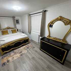 Primary image 1 Cozy 2br-5guests-near Attractions-garden, North Wembley Hotels