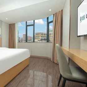 Primary image 1 Hualv Hotel (Guangzhou Children's Hospital Shangxiajiu Pedestrian Street Branch), Hotel Chen Clan Academy