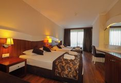 其他 4 Throne Beach Resort & Spa