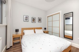 Others 4 Chic Flat with Balcony in Merchant City