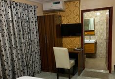 Others 2 Royal Marquis Hotel