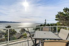其他 Oceanside Escape w/ Stunning Views: Walk to Beach!