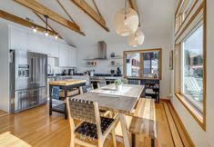 其他 5 Oceanside Escape w/ Stunning Views: Walk to Beach!