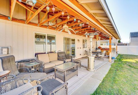 Lainnya 1 Mi to Moses Lake: Home w/ Private Yard & Hot Tub