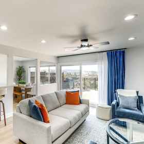 Primary image 1 บัลโคนีส์ & วิว: โมเดิร์น อะโบด อิน โพเวย์!, โรงแรม & ที่พัก San Diego County