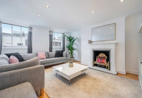 Others Above Beyond - Fitzrovia - by Frankie Says
