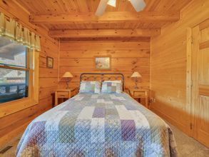 Lainnya 4 Ern821 - Tranquil Times 5 Bedroom Cabin