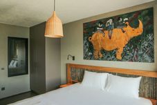 อื่นๆ Surfer Caravan Gastro Pub and Suites