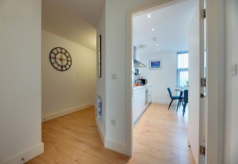 Lain-lain Monument Apartments