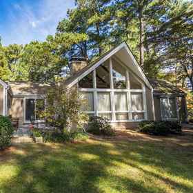 Primary image 1 ฟิลด์ส เอนด์ โร้ด 60, โรงแรม & ที่พัก Sarangi Satyajit MD