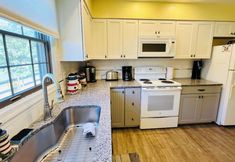 Others 6 Bayard Avenue 220