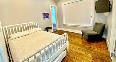 Others 2 Bayard Avenue 300