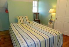 Others 7 Laurel Street 204