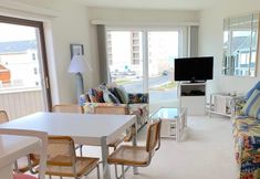 Lain-lain 3 Mariners Court 201