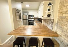 Others 4 THE Crest 204