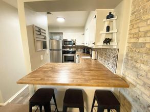 Others 4 THE Crest 204