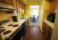 อื่นๆ 5 King Charles Avenue 408 #1