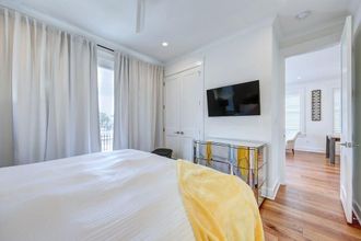 Others 4 Lake Avenue 77