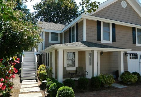 기타 Laurel Street 222b