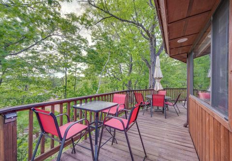 Lain-lain Dock & Beach Access: Scenic Lake Ossipee Cabin!