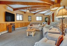 Lain-lain 5 Dock & Beach Access: Scenic Lake Ossipee Cabin!