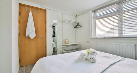 Others 2 2 Bed Apartment Near Cardiff Bay