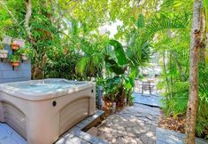 Others 2 Singer House on the Water