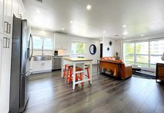 Others 4 Orange Dream in the Sky