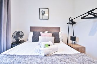 其他 4 2 Bed Flat with Parking Near Waterfront