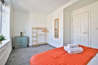 기타 4 3 Bed Duplex in Central Pontcanna