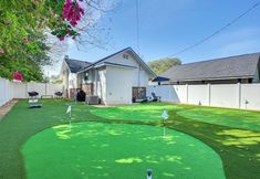 Others 2 Modern Lakeland Golf Retreat w/ Putting Green