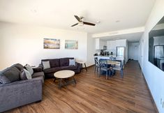 Lain-lain 4 Steps to Sandy Beach Pool Renovated 2BR Condo